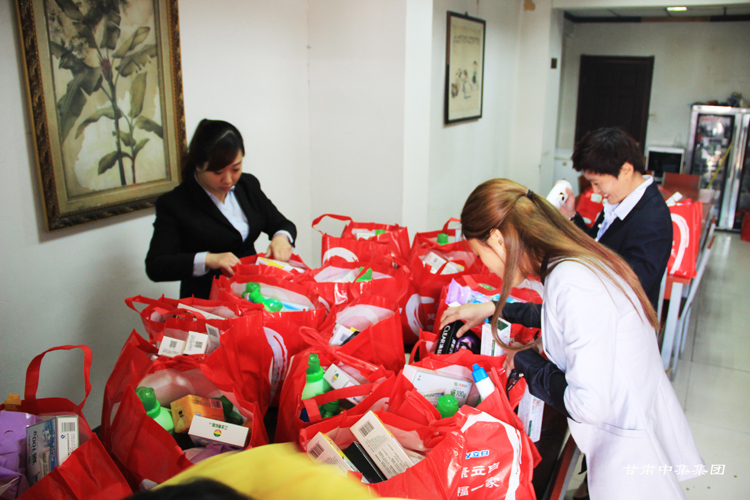 �м����F(tu��n)��ϵ�T��  ��һ�l(f��)��ů�ĸ���